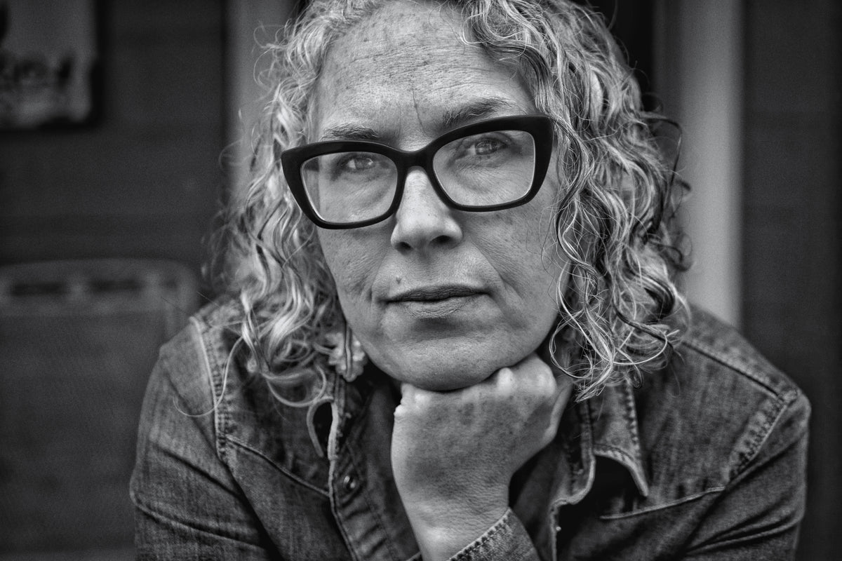 Black and white photograph of Jen by Anna Mullins