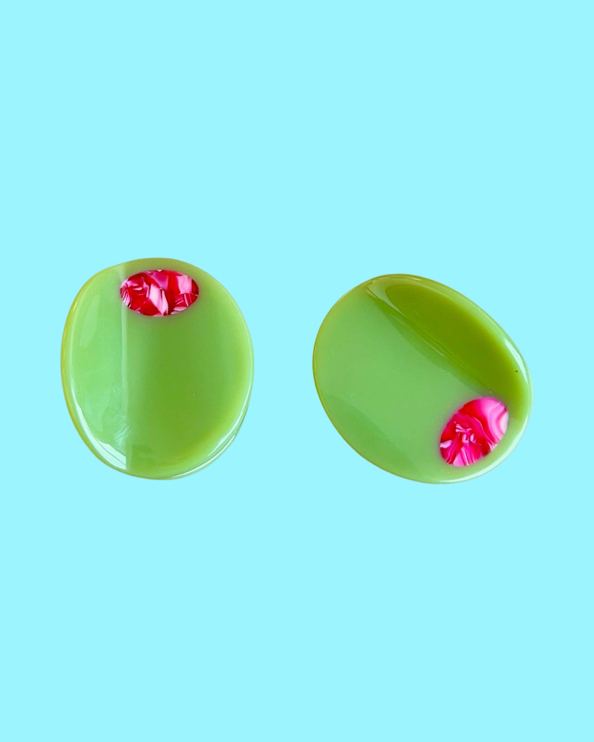 Stuffed Olive Mini Hair Claw by The Peach Fuzz