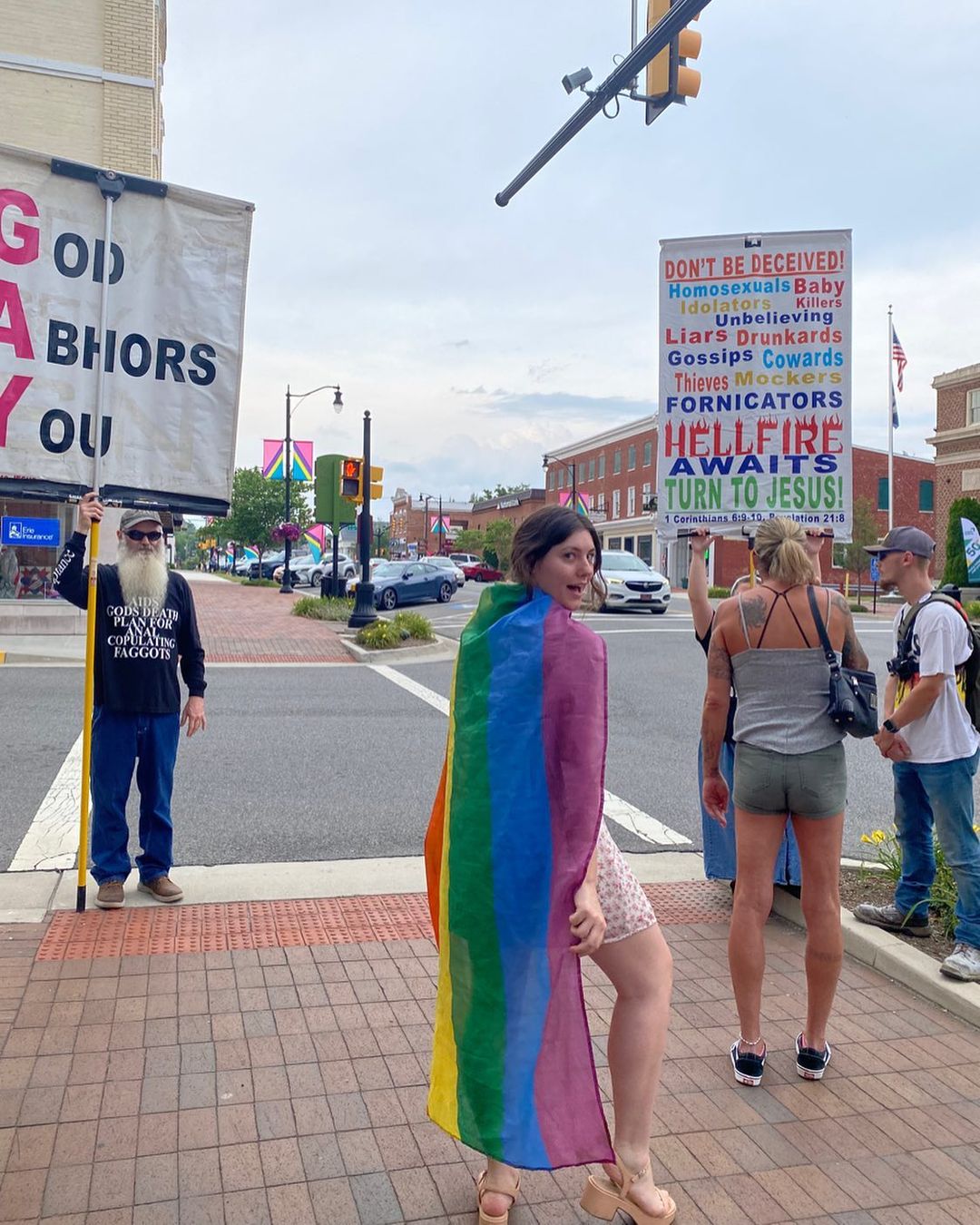 Formato Fine Arts Hosts Drag Bingo Night Amid Protests