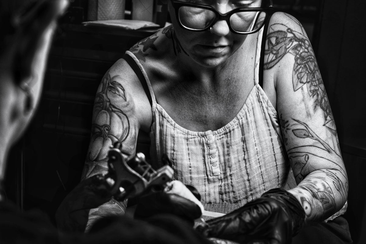 Black and white photograph of Jessica by Anna Mullins